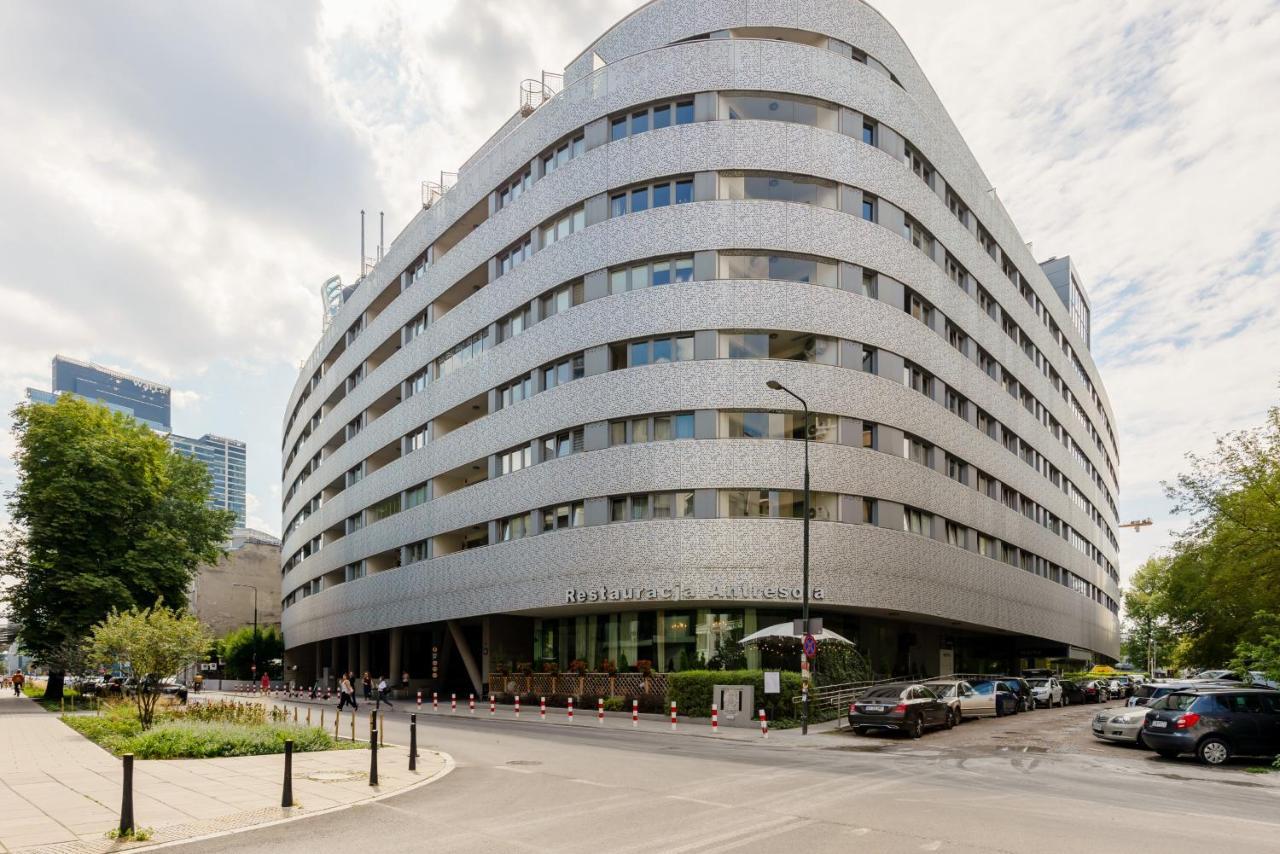 Deluxe Apartment Wronia 45 With Ac, Parking & Balcony By Renters Prestige Warschau Buitenkant foto