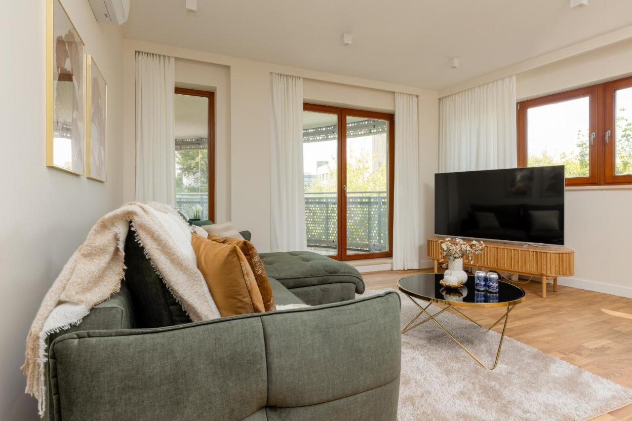 Deluxe Apartment Wronia 45 With Ac, Parking & Balcony By Renters Prestige Warschau Buitenkant foto