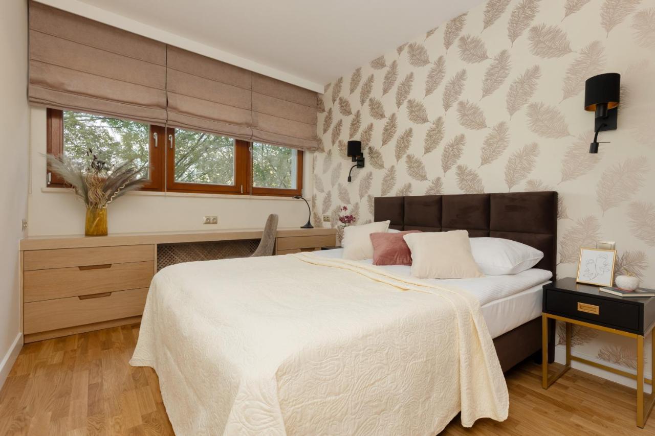 Deluxe Apartment Wronia 45 With Ac, Parking & Balcony By Renters Prestige Warschau Buitenkant foto