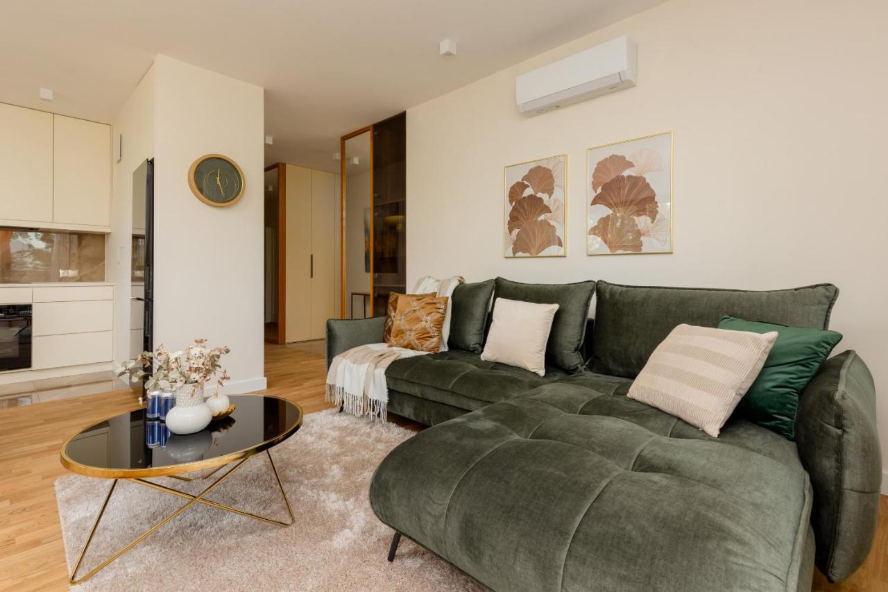 Deluxe Apartment Wronia 45 With Ac, Parking & Balcony By Renters Prestige Warschau Buitenkant foto